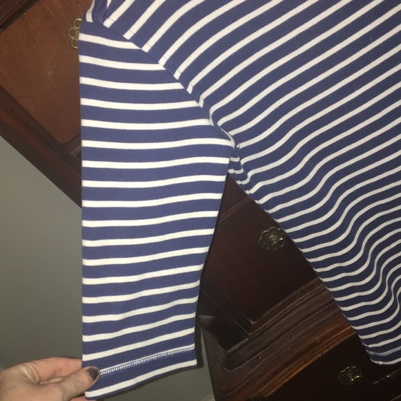 Tommy Hilfiger top🟢 - Picture 2 of 2